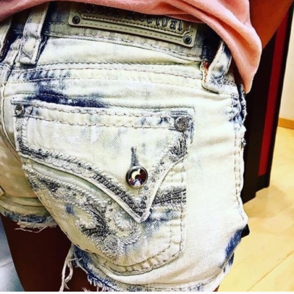 NWT Rock Revival Shorts 🔥🔥